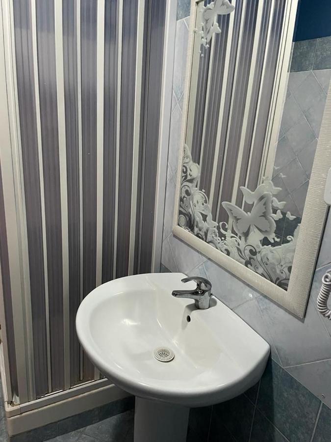 Locami Holiday&Rooms Suite Jolanda Catania Ngoại thất bức ảnh